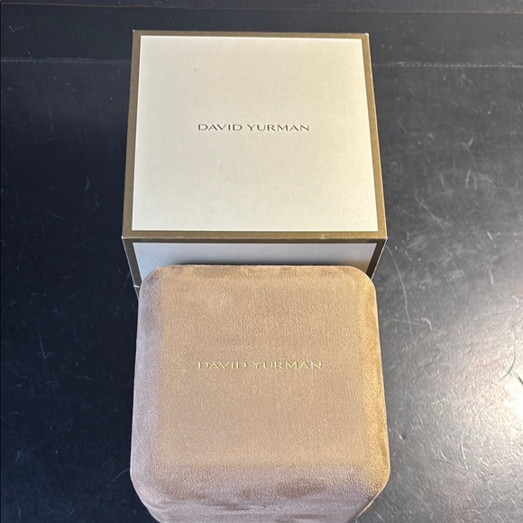 David Yurman Tan Jewelry Box - empty & catalogue - Picture 2 of 12